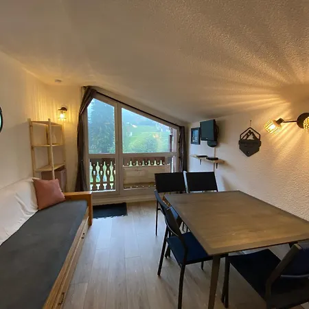 Apartment Pour 4 Personnes Avec Balcon, A 2 Pas Des Pistes Et Commerces, Coeur De Station, Modane - Fr-1-265-224 *