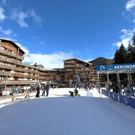Pour 4 Personnes Avec Balcon, A 2 Pas Des Pistes Et Commerces, Coeur De Station, Modane - Fr-1-265-224 Apartment
