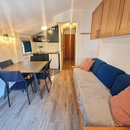 Apartment Pour 4 Personnes Avec Balcon, A 2 Pas Des Pistes Et Commerces, Coeur De Station, Modane - Fr-1-265-224 Valfrejus